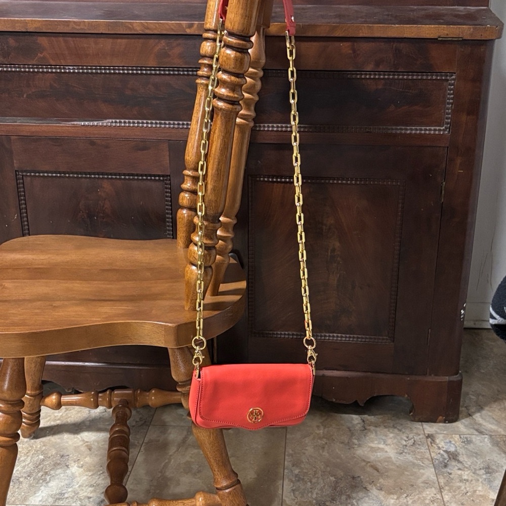 Tory Burch Vibrant Red Crossbody with Gold Chain - Picture 11 of 11
